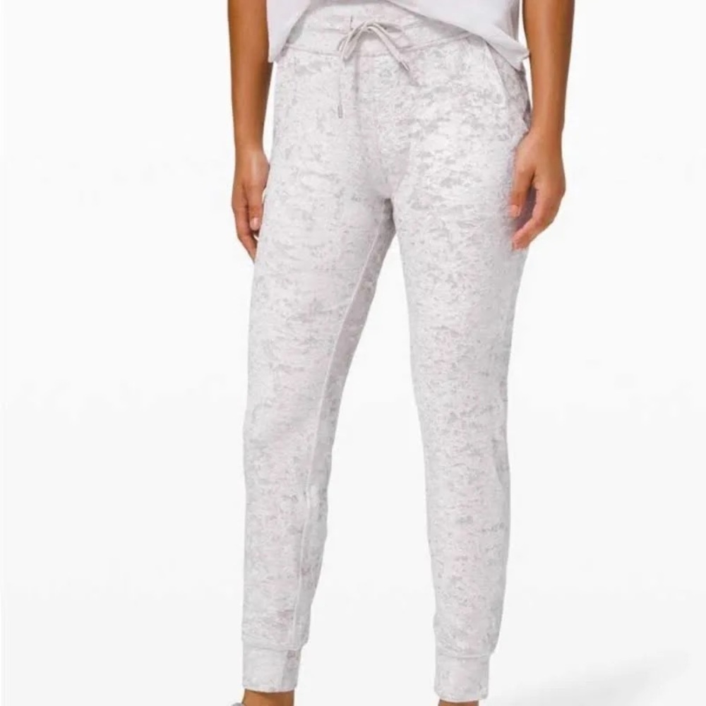 LULULEMON Silver Gray Ready to Crush Joggers Size 12 Travel Pants Crushed Velvet